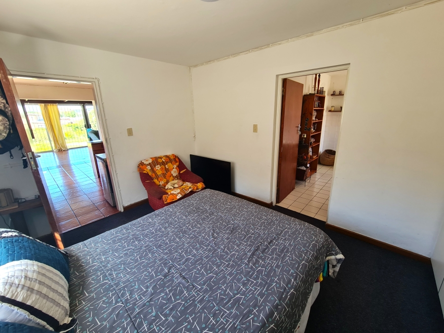 5 Bedroom Property for Sale in C Place Eastern Cape